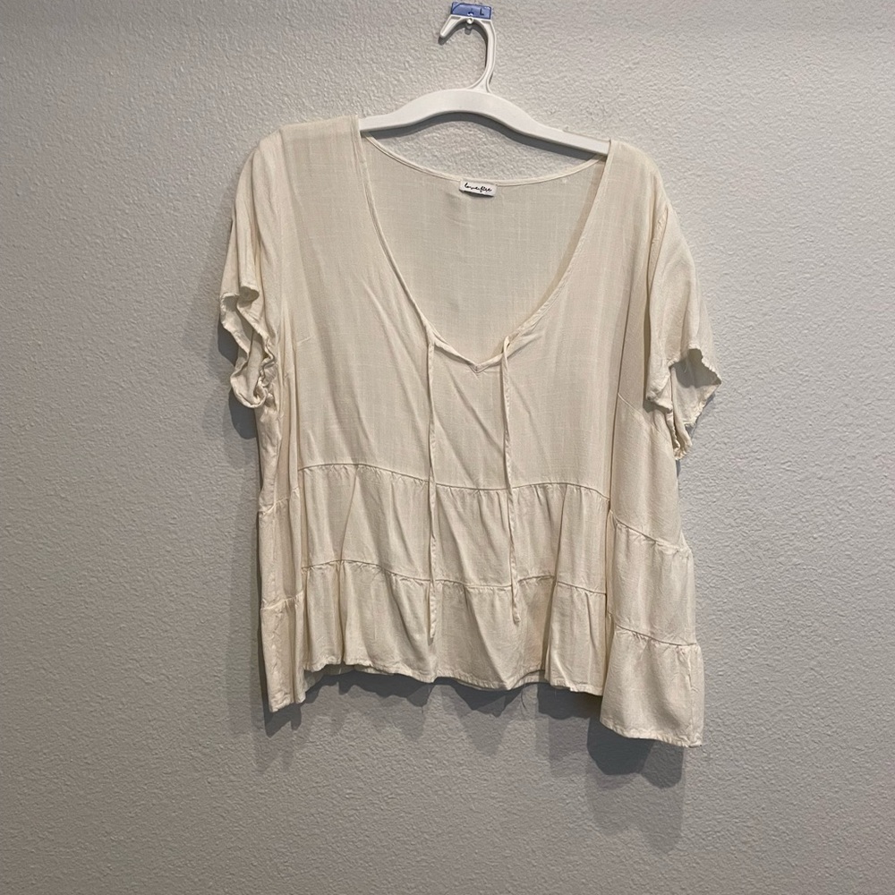 White flowy boho t shirt - Picture 2 of 4